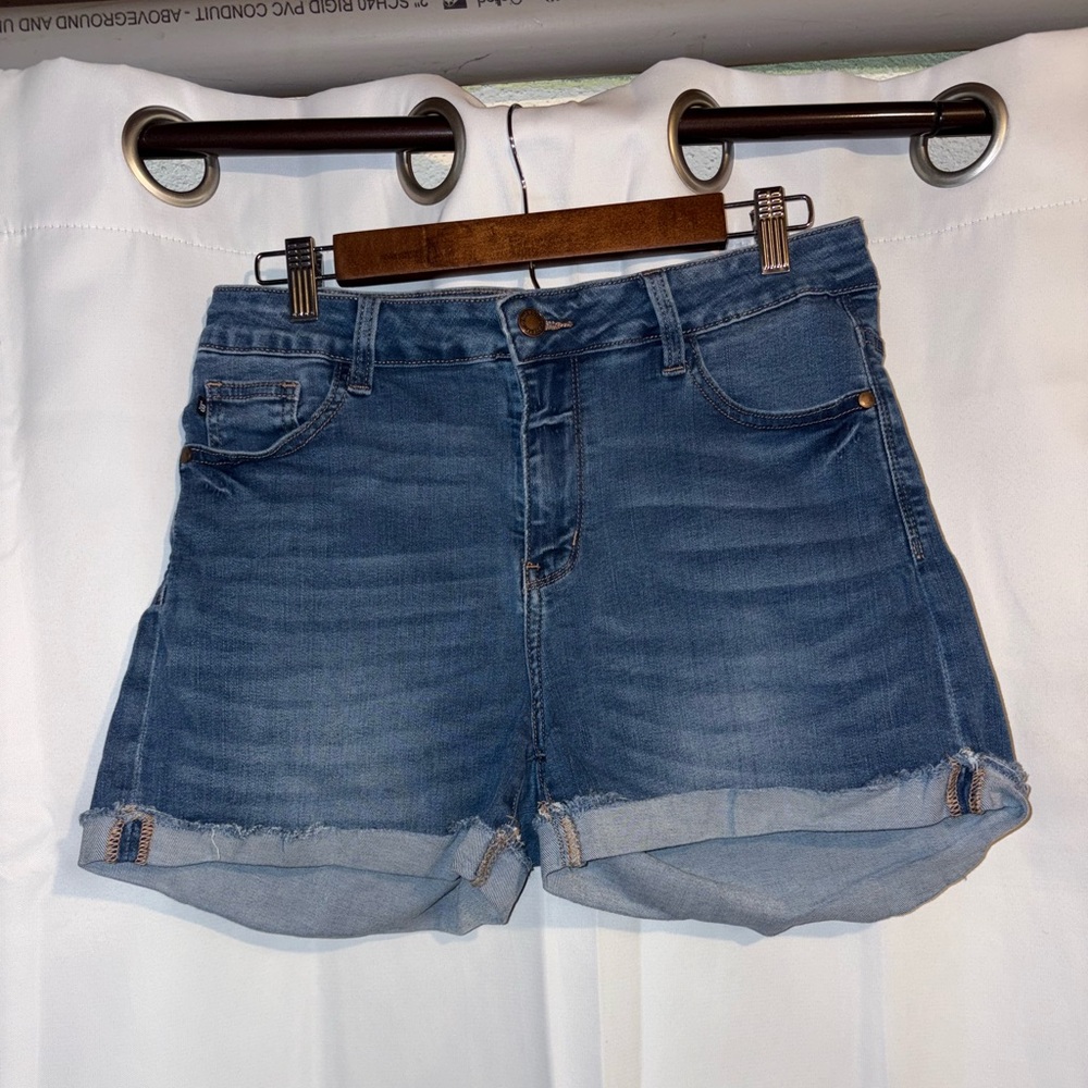Judy Blue Shorts XL Cuffed High Rise Mid Thighs Medium Wash JB150038 Stretch